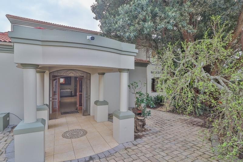 5 Bedroom Property for Sale in Linkside Western Cape
